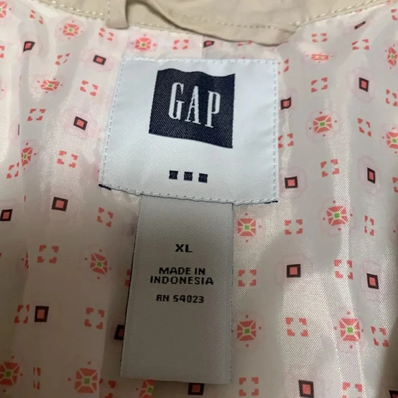 GAP Women’s Coat, excellent condition. - Picture 2 of 3
